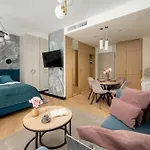 Stylish In With Air Conditioning, Close To The Market Square By Renters Prestige Lägenhet *