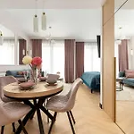 Stylish In With Air Conditioning, Close To The Market Square By Renters Prestige Wrocław
