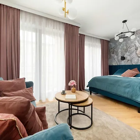 Stylish In With Air Conditioning, Close To The Market Square By Renters Prestige * Breslavia