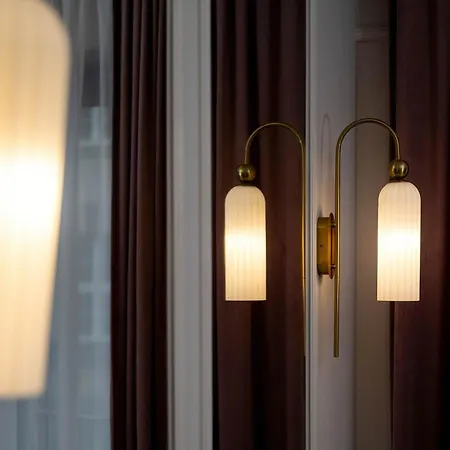 Stylish In With Air Conditioning, Close To The Market Square By Renters Prestige アパート