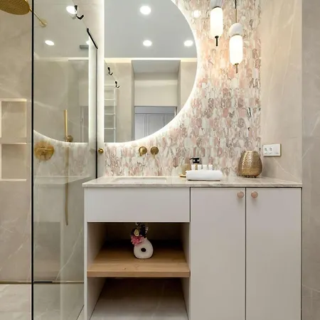 Appartamento Stylish In With Air Conditioning, Close To The Market Square By Renters Prestige *