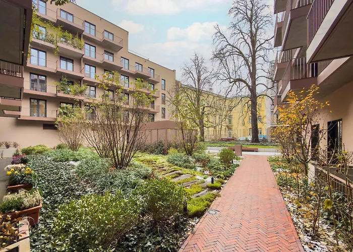 Stylish In With Air Conditioning, Close To The Market Square By Renters Prestige アパート *